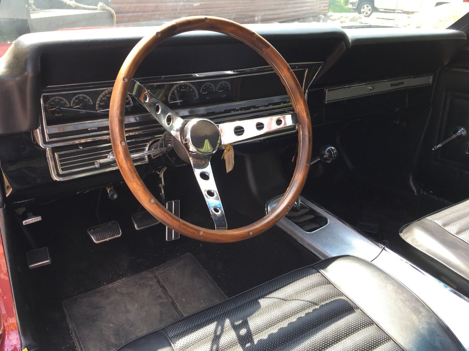 /public/hot-rods/20180510-interior-dirty.jpg