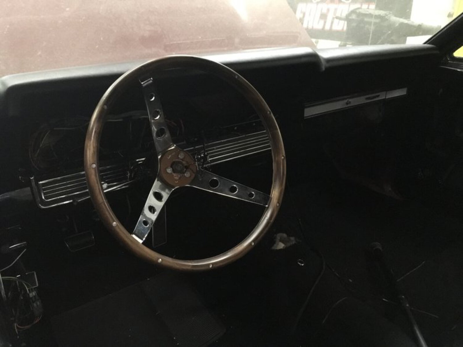 /public/hot-rods/66-ford-steering-wheel-minneapolis-custom-hot-rod-restorations-11.jpg